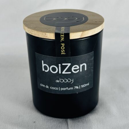 Bougie parfumée boiZen 160 ml – cire de coco boo-j Bougie parfumée boiZen en pot noir 160 ml, avec couvercle bois.
