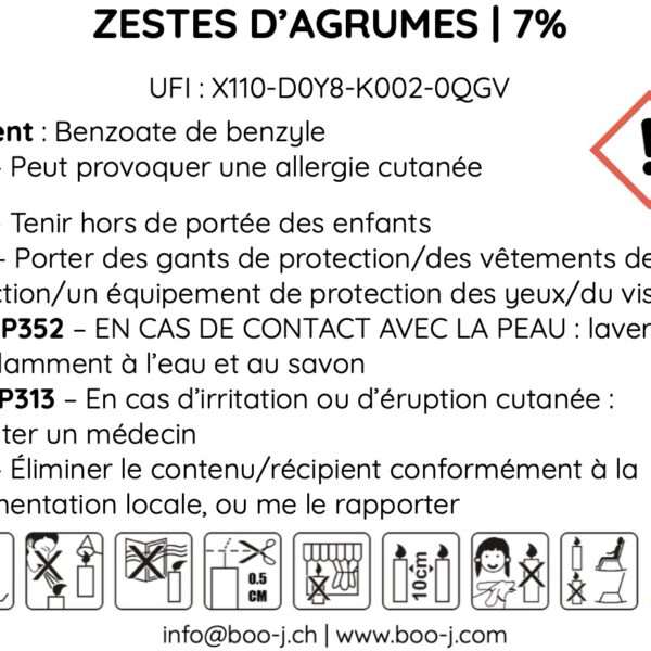 Étiquette de sécurité CLP pour la bougie parfumée Zestes d’Agrumes 7% de boo-j, avec mentions obligatoires et pictogrammes.