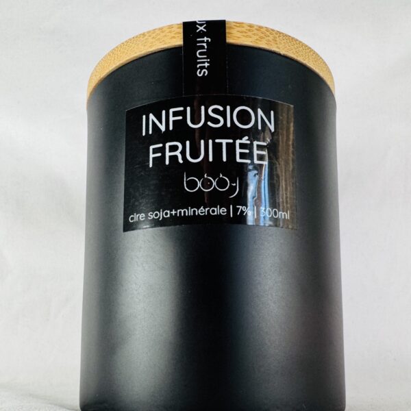 Bougie Infusion fruitée 330 ml – pot noir avec couvercle en bois ou bambou, fabriquée en Suisse