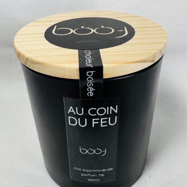 Bougie Au coin du feu 160 ml – pot noir avec couvercle bois, fabriquée en Suisse