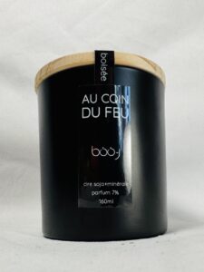 Bougie Au coin du feu 160 ml – pot noir avec couvercle bois, fabriquée en Suisse