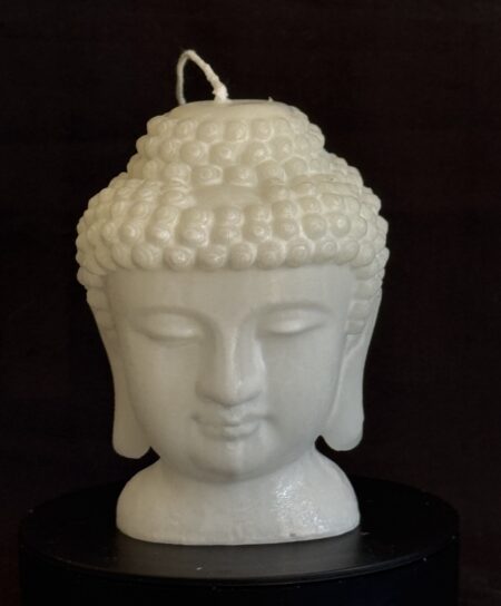 Bougie bouddha blanche nacrée — cire végétale et minérale, effet perlé et lumineux.
