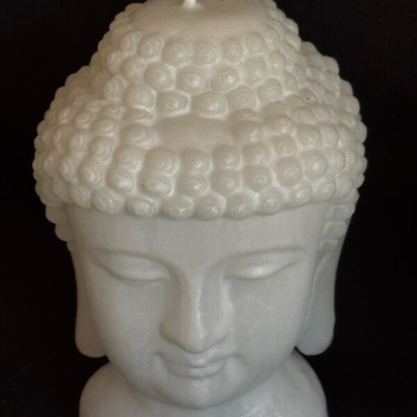 Bougie bouddha blanche nacrée — cire végétale et minérale | boo-j Bougie bouddha blanche nacrée — cire végétale et minérale, effet perlé et lumineux.