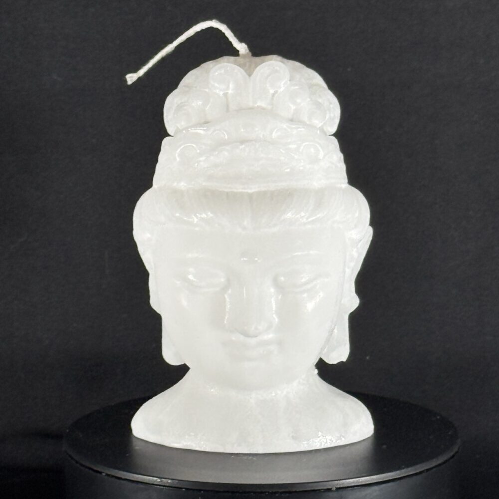 Bougie visage féminin blanche nacrée — cire végétale et minérale, effet perlé et translucide.