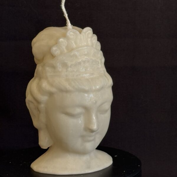 Bougie visage féminin nacrée dorée — cire végétale et minérale | boo-j Bougie visage féminin nacrée dorée — cire végétale et minérale, effet perlé doré.