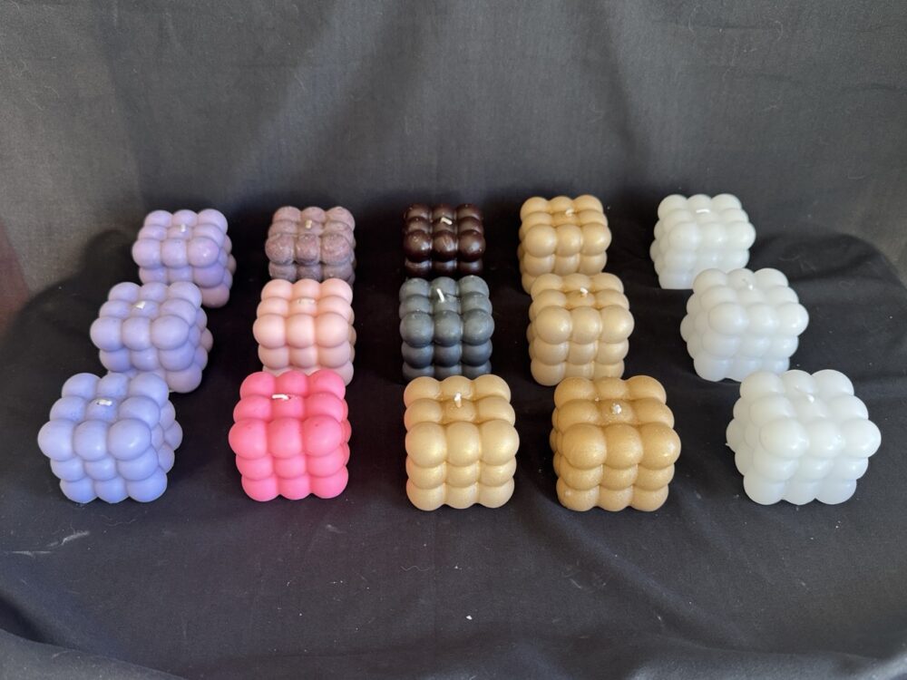 Collection de bougies cube à bulles boo-j — cire végétale et minérale, finitions subtiles et design artisanal