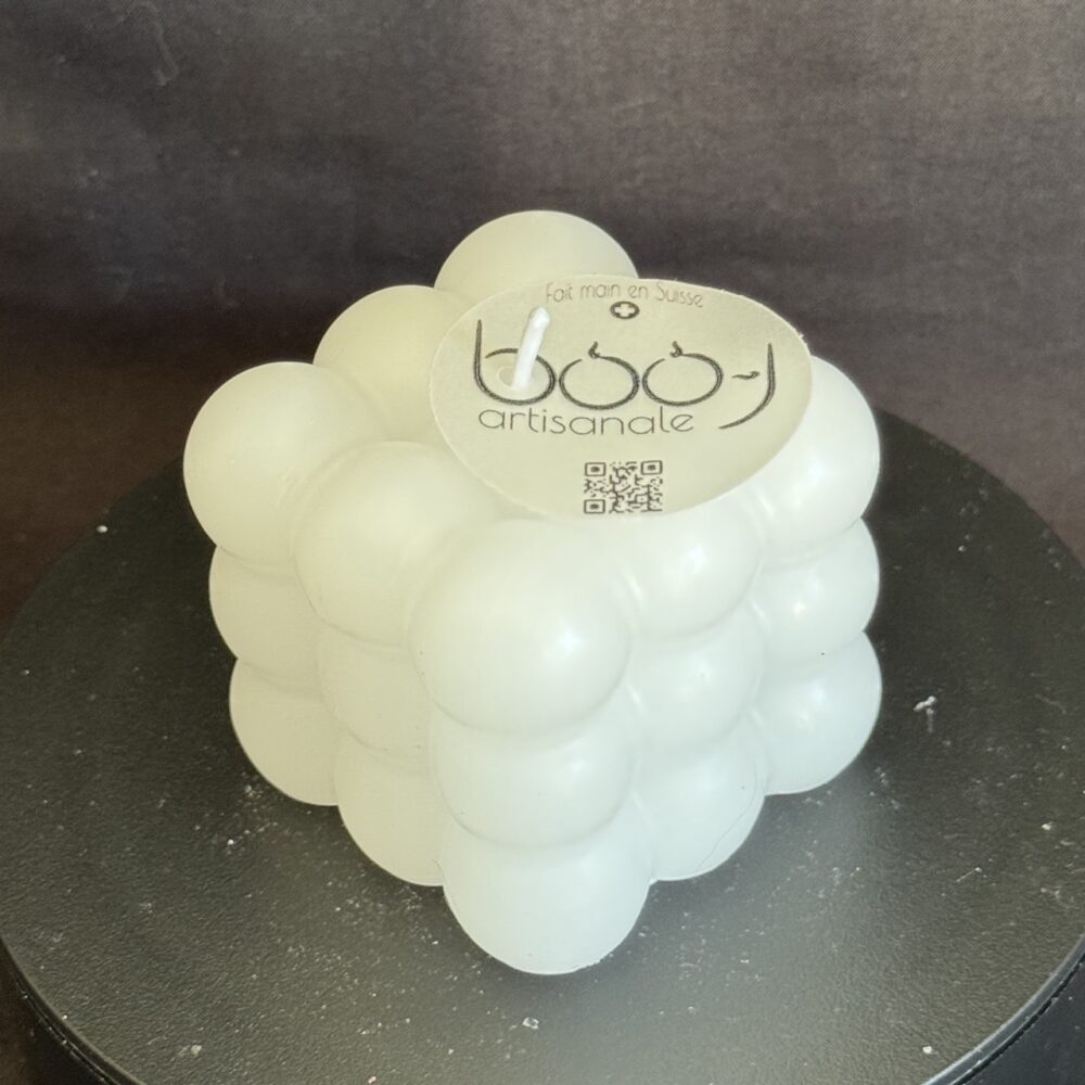 Bougie cube à bulles blanche — cire végétale et minérale, finition subtile et bougie design, création artisanale boo-j