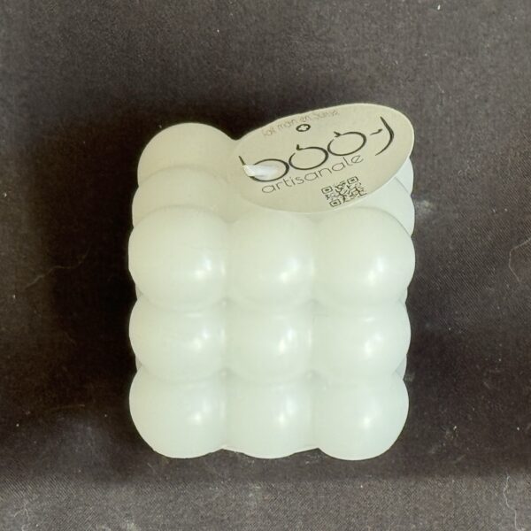 Bougie cube à bulles blanche — cire végétale et minérale, finition subtile et bougie design, création artisanale boo-j