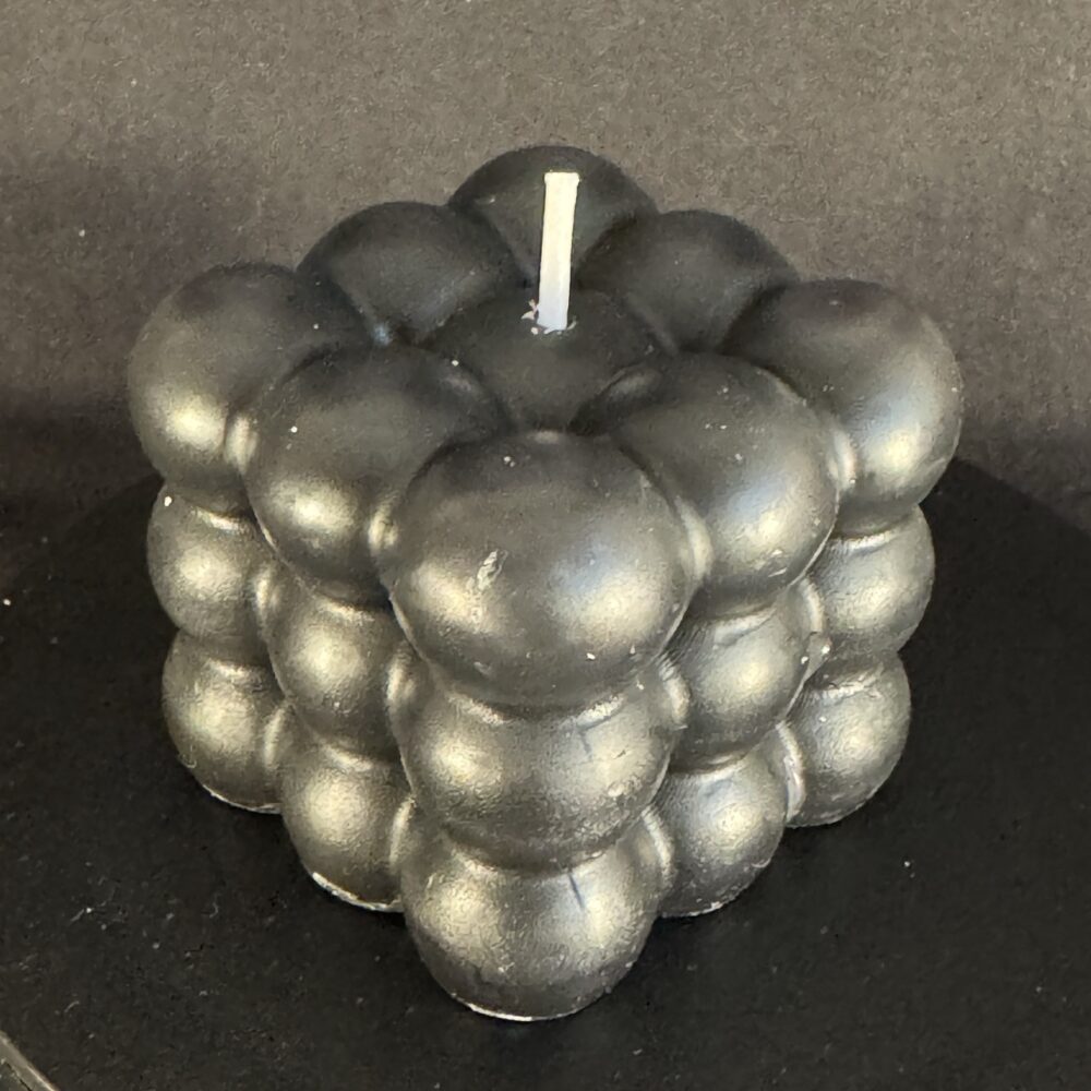 Bougie cube à bulles noire — cire végétale et minérale, finition subtile et bougie design, création artisanale boo-j