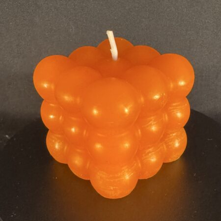 Bougie cube à bulles orange — boo-j Bougie cube à bulles orange — cire végétale et minérale, finition subtile et bougie design, création artisanale boo-j