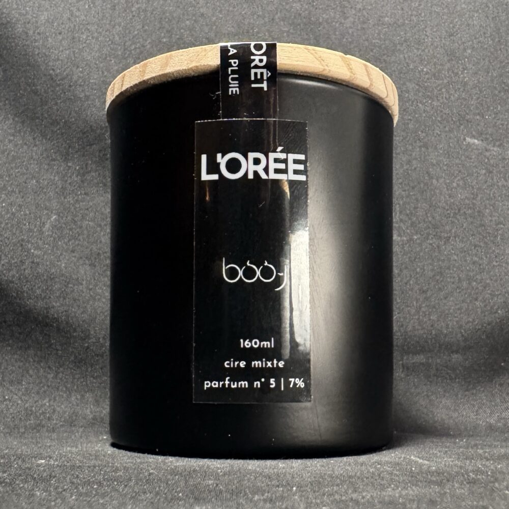 bougie parfumée L’Orée boo-j en pot noir 160 ml avec couvercle bois, création artisanale suisse
