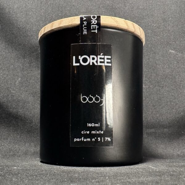 bougie parfumée L’Orée boo-j en pot noir 160 ml avec couvercle bois, création artisanale suisse