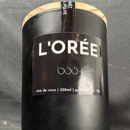 bougie parfumée L’Orée boo-j en pot noir 330 ml avec couvercle bois, création artisanale suisse