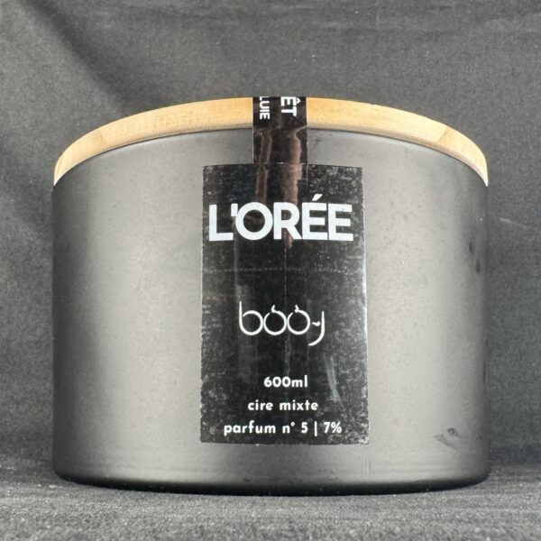 bougie parfumée L’Orée boo-j en pot noir 600 ml à trois mèches, création artisanale suisse, couvercle bois