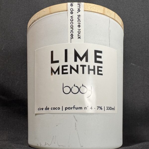 Bougie parfumée LIME MENTHE 330 ml, pot blanc avec couvercle en bois, création artisanale Suisse boo-j, parfum lime et menthe.