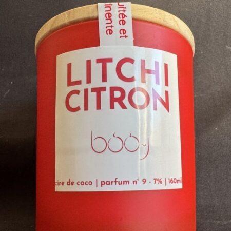 Bougie parfumée “Litchi Citron” 160 ml – Swiss Red Edition rare, création artisanale boo-j, en Suisse.