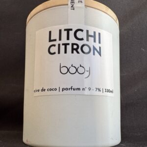 Bougie parfumée “Litchi Citron” 330 ml – création artisanale boo-j, en Suisse, fraîche, fruitée et lumineuse.