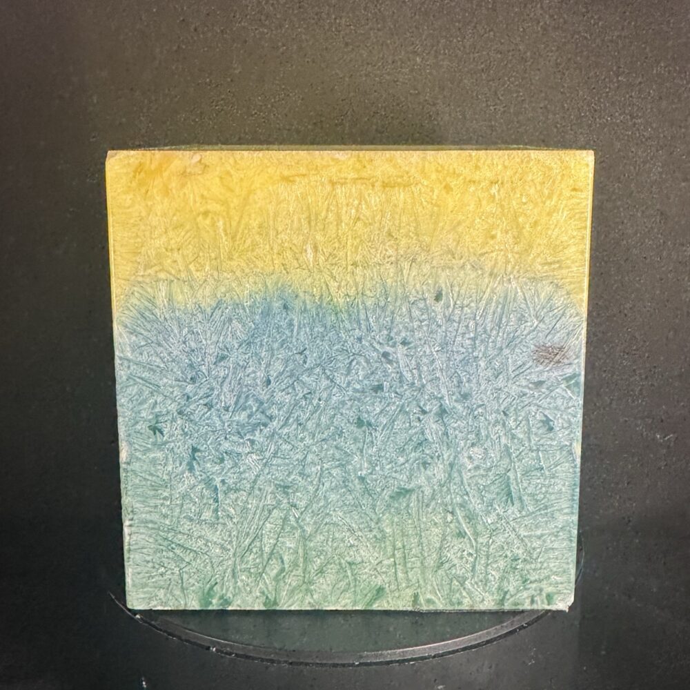 boo-j — photophore cubique bleu-citron Photophore cubique en cire végétale bleu-citron, création artisanale boo-j.