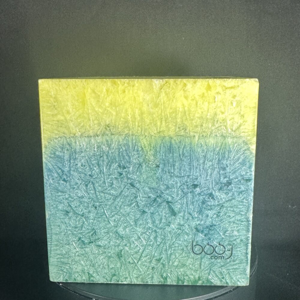 boo-j — photophore cubique bleu-citron Photophore cubique en cire végétale bleu-citron, création artisanale boo-j.