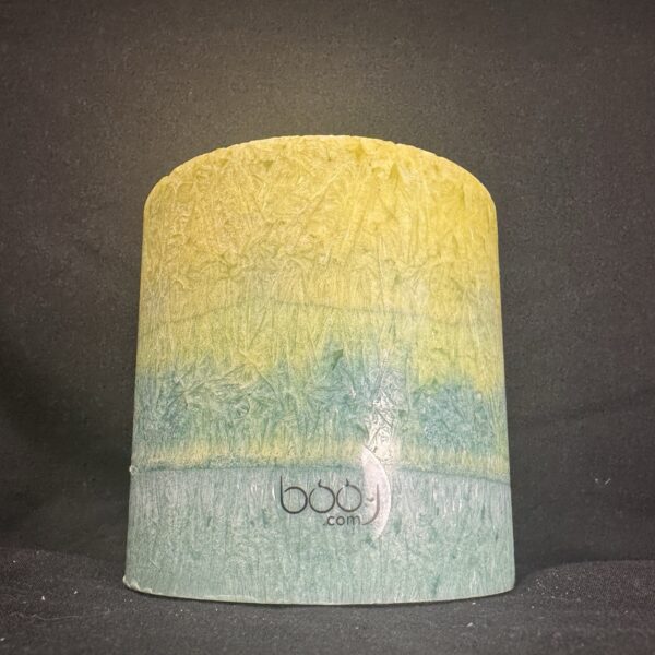 Photophore cylindrique en cire végétale bleu-citron, création artisanale boo-j.