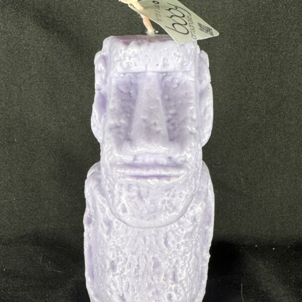 Petit Moaï lilas en cire mixte — boo•j Petit Moaï en cire mixte, Lilas, moulé et fini à la main en Suisse, création artisanale boo•j