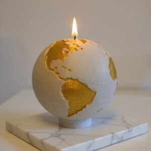 Bougie globe terre blanche continents dorés 19cm