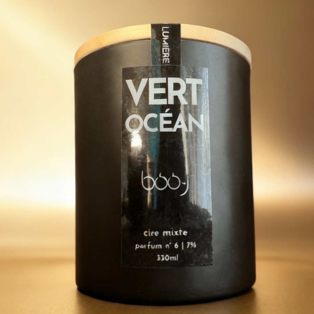 Bougie parfumée Vert Océan 330 ml — pot noir mat avec couvercle en bois ou bambou, création artisanale Suisse