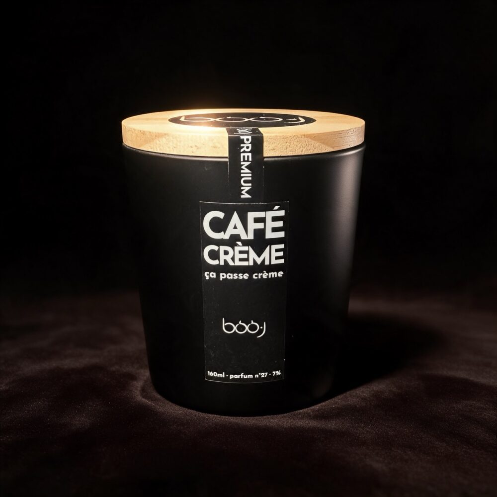 Bougie parfumée artisanale Café crème parfum n°27 en pot noir 160 ml, notes espresso, mousse de lait chaud et caramel, boo·j